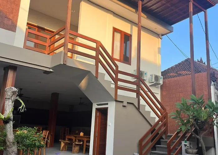 Calandra House