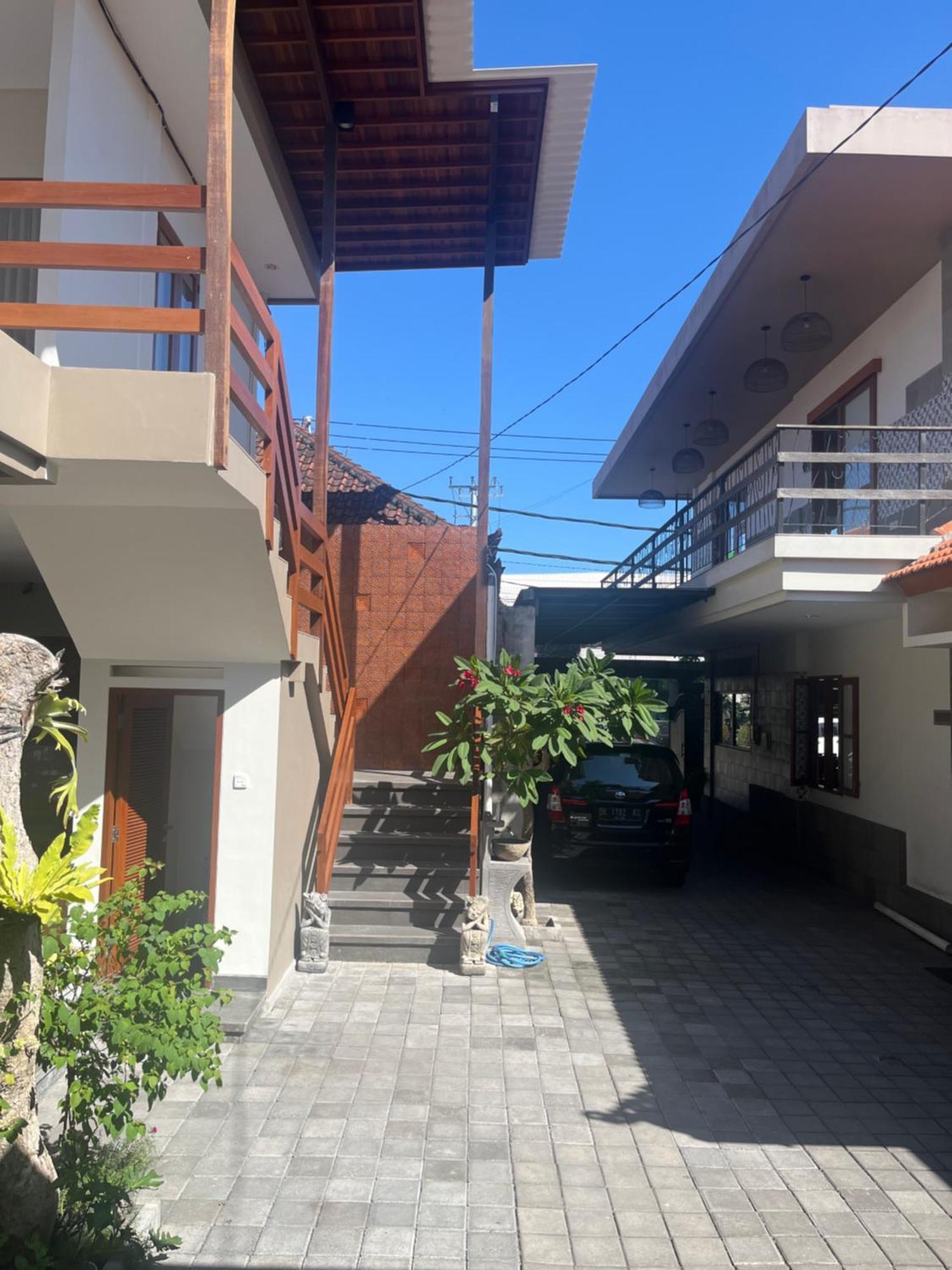 Calandra House *