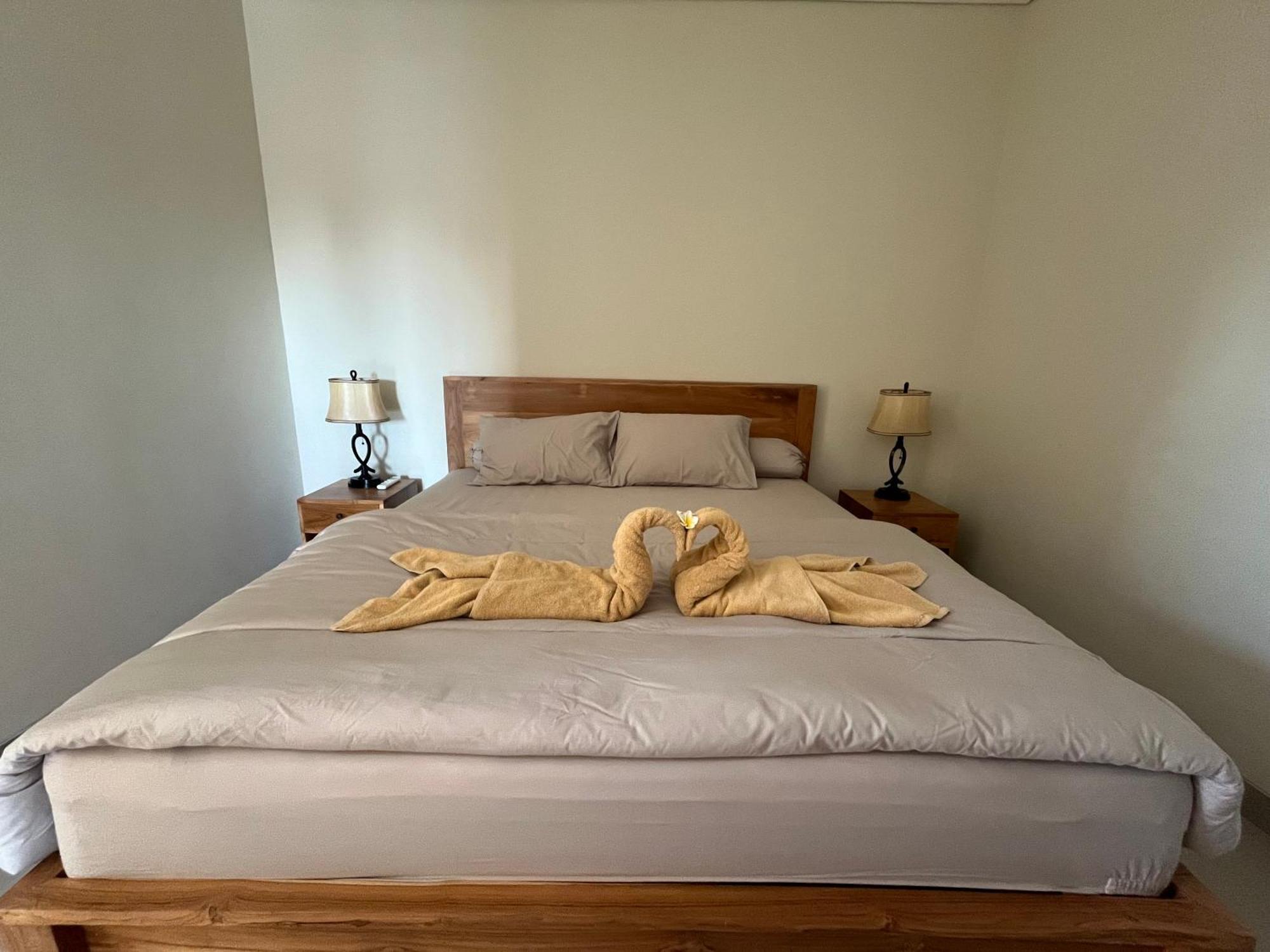 Calandra House Guest house *